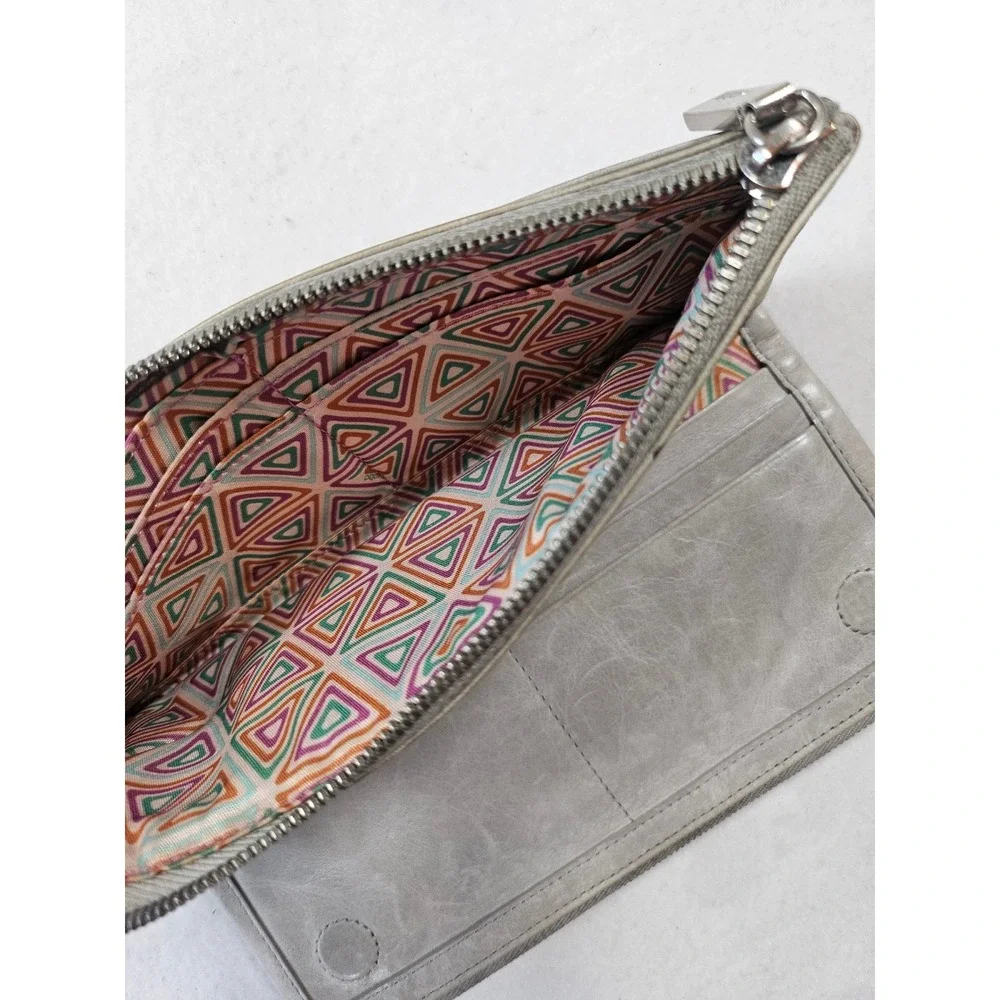 Hobo International Distressed Grey Leather Zip Clutch Wallet Geometric lining